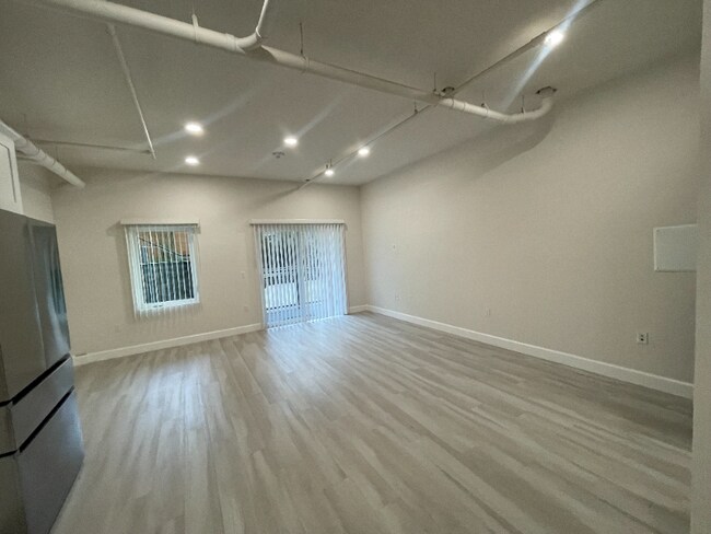 Foto del edificio - 2341 Ulric St