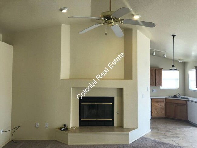 Building Photo - 3 bed 2 bath house