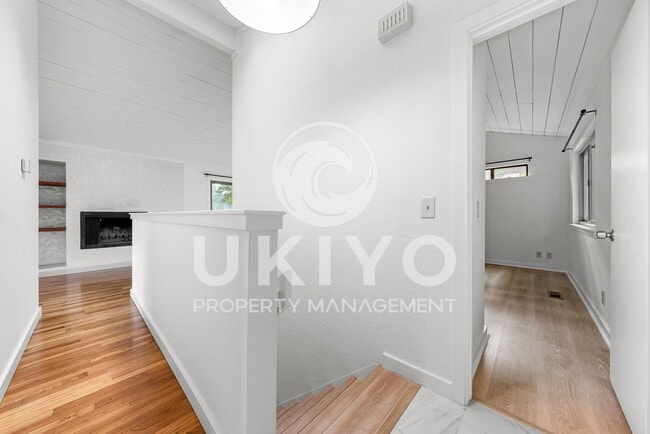 Foto del edificio - 8655 Skyline Blvd