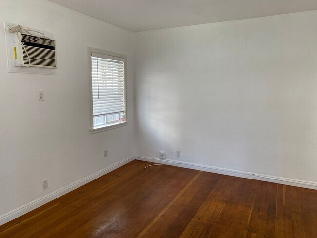 Building Photo - 719 E Lomita Ave