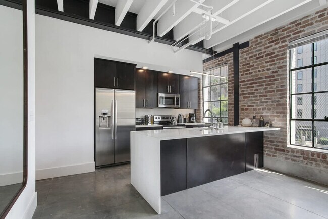 Foto del edificio - 822 Howard Ave