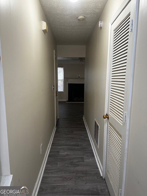 Building Photo - 5675 Hampton Ct