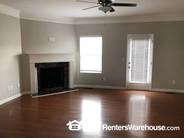 Building Photo - Tri-level Townhome in Master Plan Community