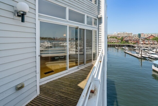 Building Photo - 35 Constellation Wharf
