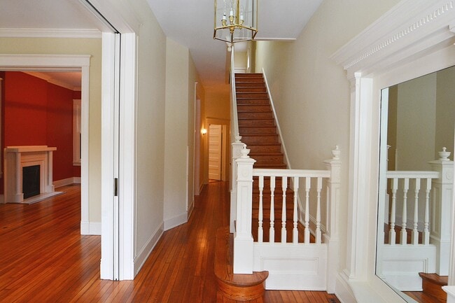 Foto del edificio - 2025 Grove Ave