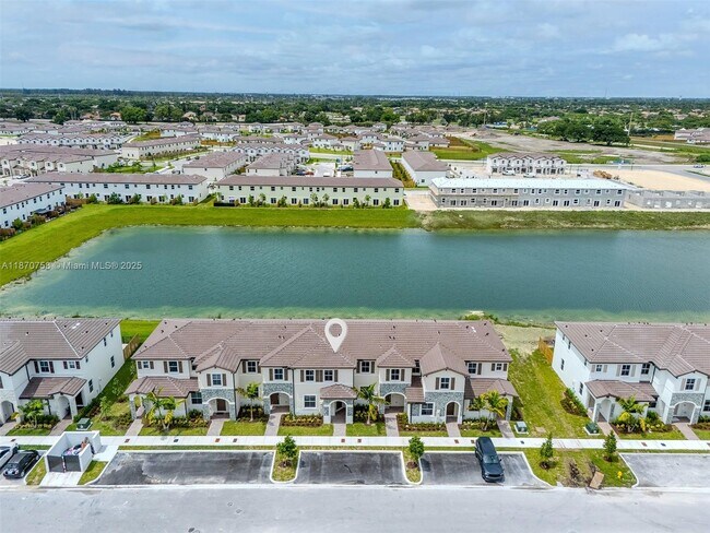 Foto del edificio - 2796 SE 26th Ave