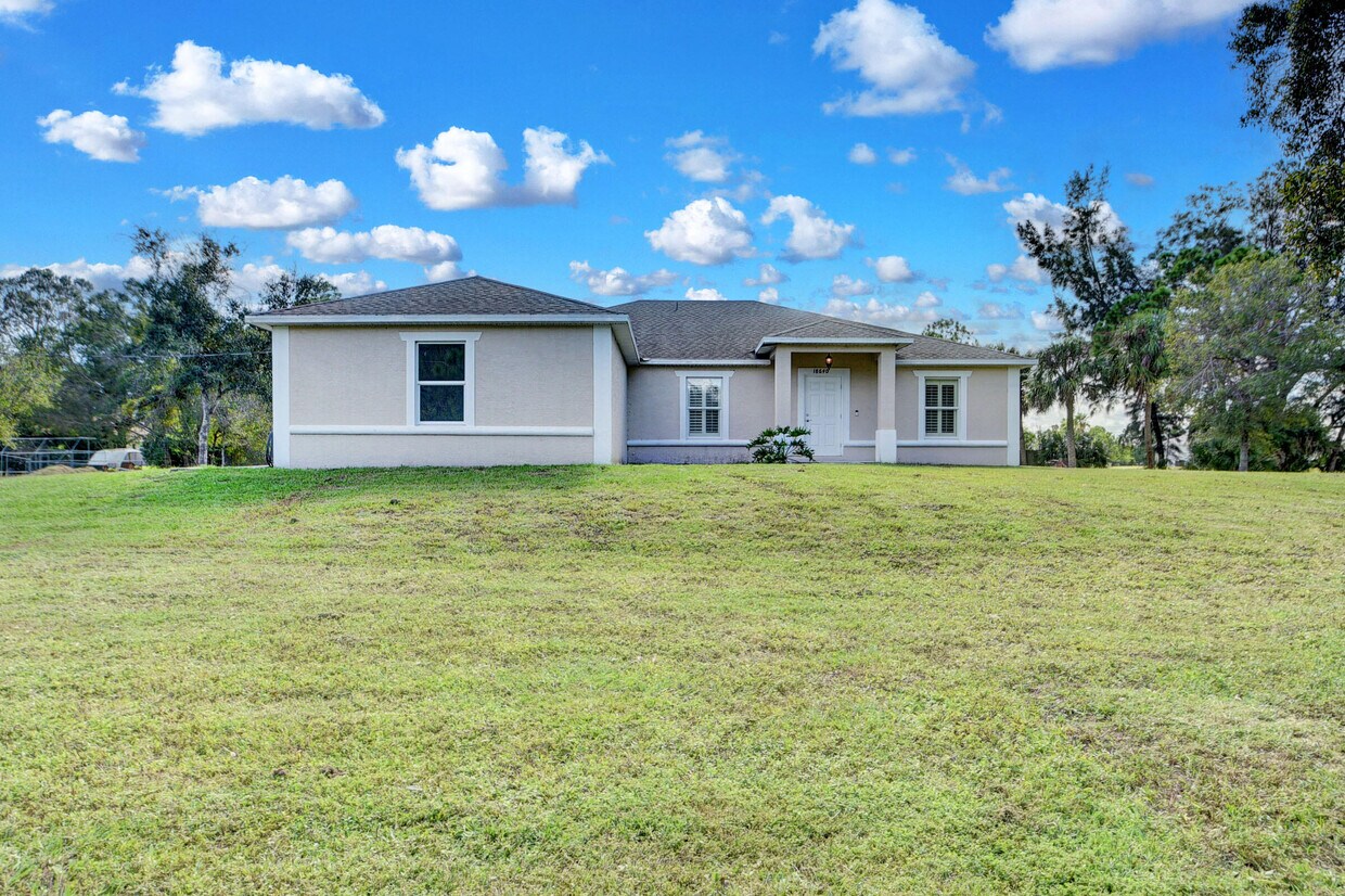 18640 49th St N, Loxahatchee, FL 33470 House Rental in Loxahatchee