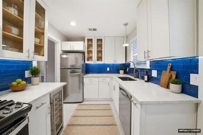Foto del edificio - 9504 N Creek Dr