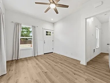 Foto del edificio - 5592 Burnett Ave