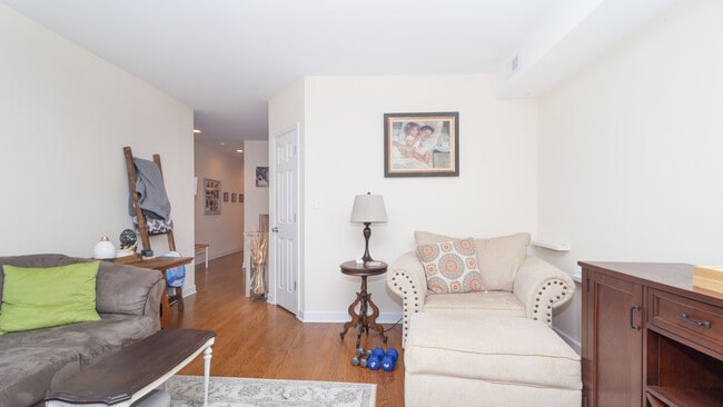Building Photo - 5408 N Campbell Ave