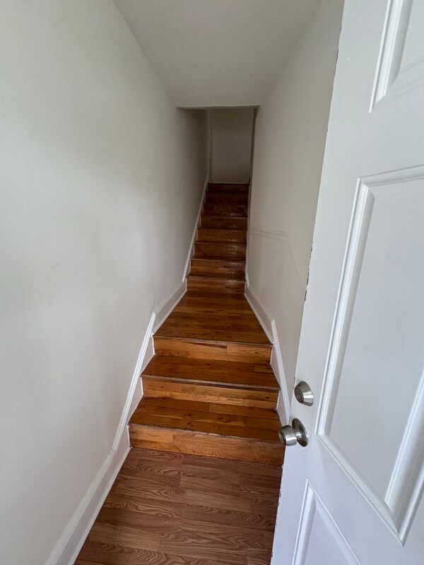 Foto del edificio - 406 E Cold Spring Ln