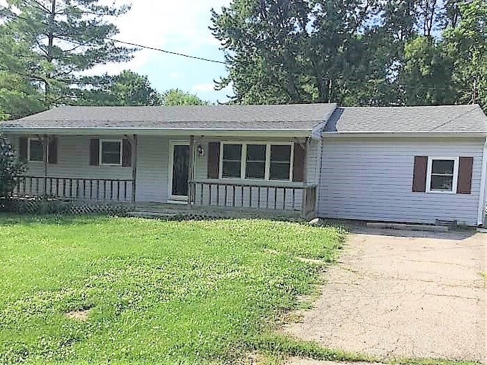 Wonderful Ranch with 4 bedrooms and 1 bath...