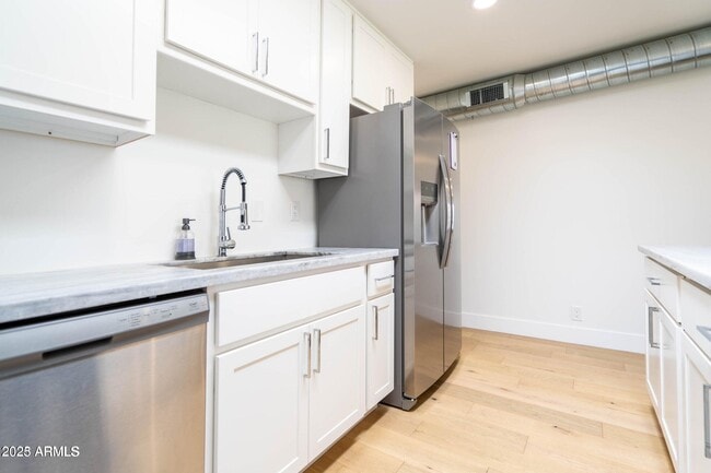Building Photo - 6810 N 35th Ave