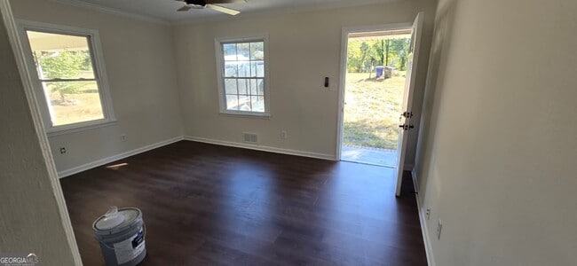 Building Photo - 1240 Mimosa Cir