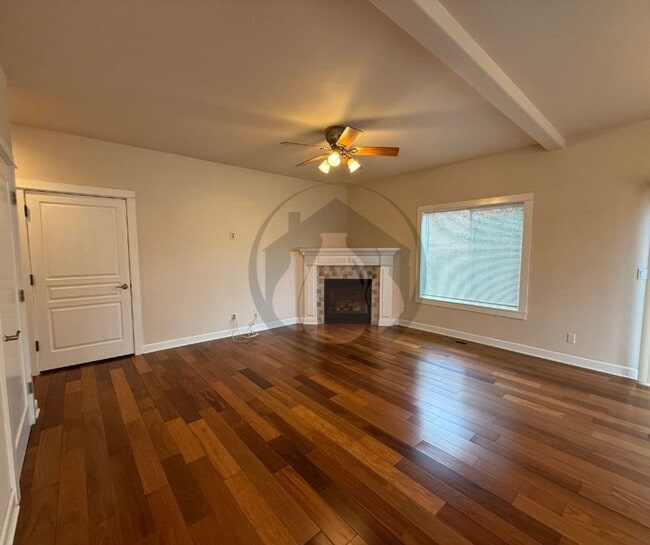 Foto del edificio - Great House in West Salem available now