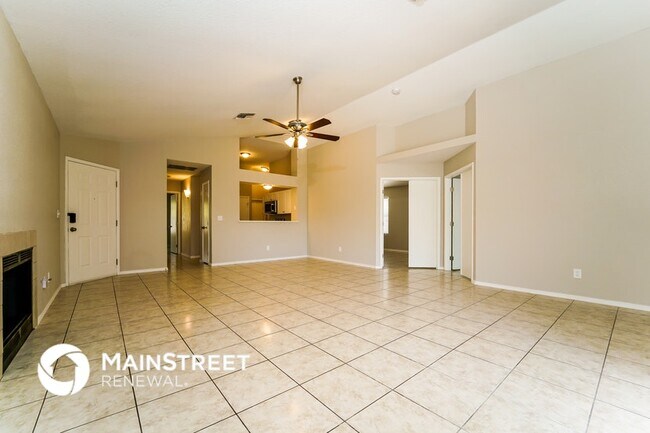 Foto del edificio - 1550 N Blacklawn Ave