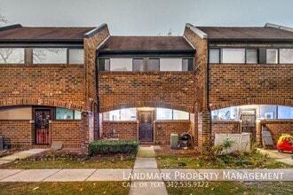 Building Photo - 824 S May St