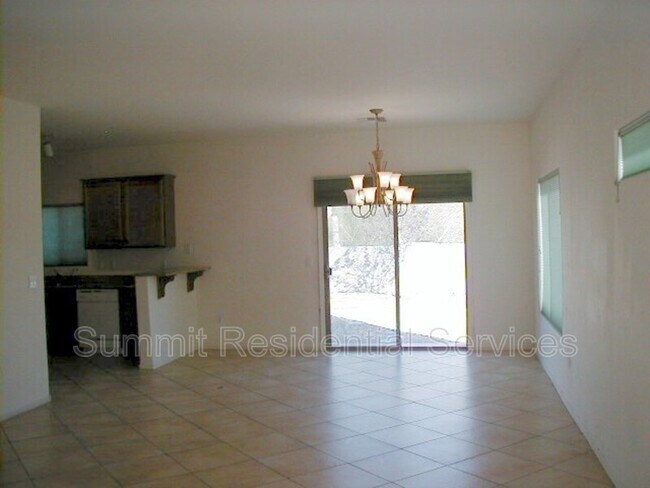 Building Photo - 3569 Drexel Manor Stra