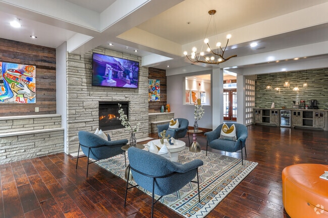 Leasing Office - Bowen on Henderson