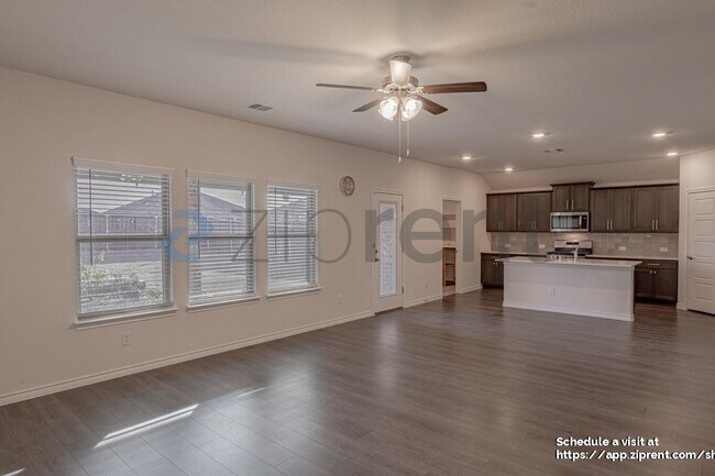 Building Photo - 547 Delaware RD