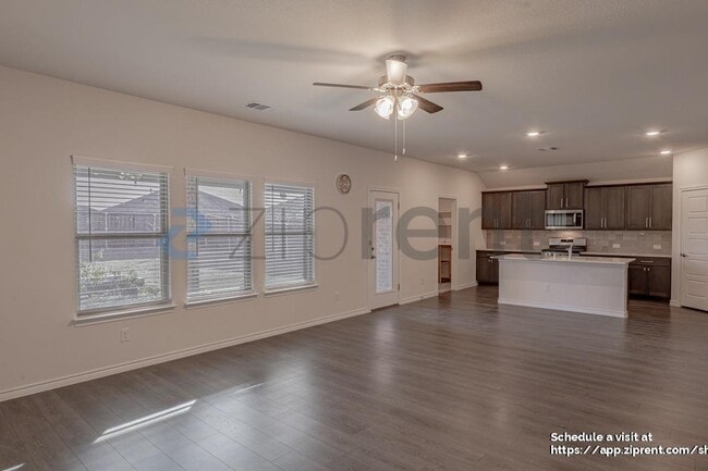 Foto del edificio - 547 Delaware RD