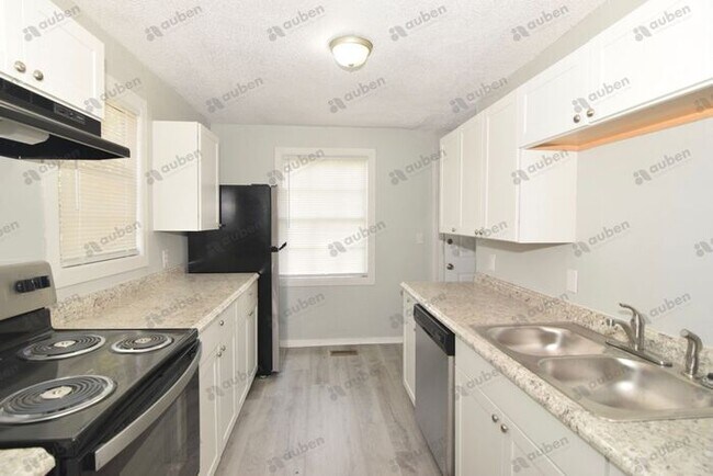 Building Photo - 2313 Henry Cir