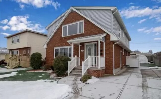 Foto del edificio - 33 Rosemead Ln