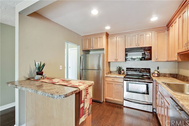 Foto del edificio - 102 Scholz Plaza