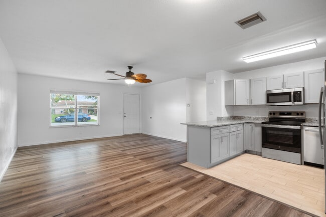 Foto del edificio - 2331 NE 15th Ct