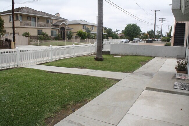 Foto del edificio - 20703 Roseton Ave