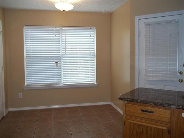 Building Photo - 213 Idle Creek Ln