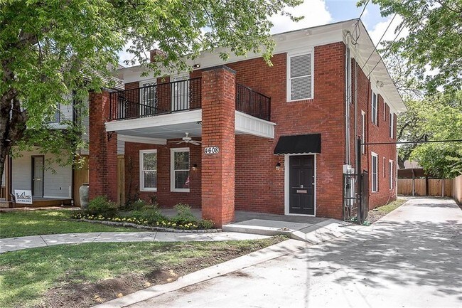 Building Photo - 4608 Live Oak St