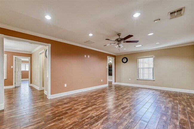 Foto del edificio - 4701 Laurel St