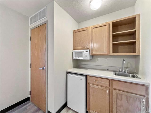 Building Photo - 228 Mueller Suite A Ln