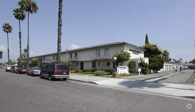 Miramar Apartments photo'