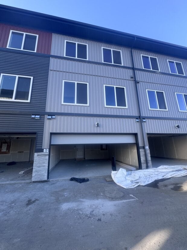 Building Photo - 18120-18128 28 Ave SW