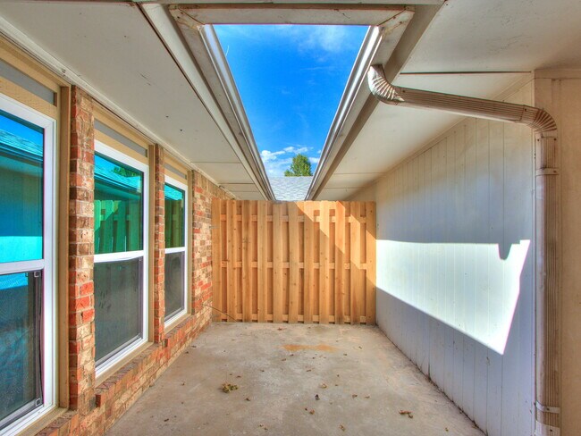 Foto del edificio - 1915 N Moulton Ct