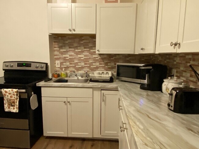 Foto del edificio - 101 Hynes Ave