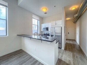 Building Photo - 1435 State St