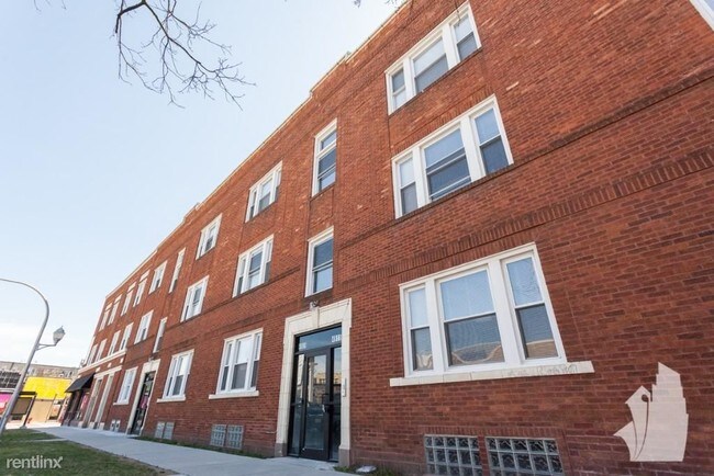 Building Photo - 4054 N Milwaukee Ave
