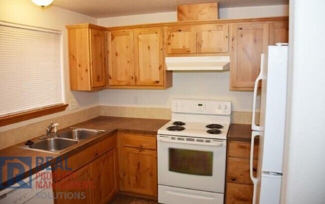 Foto del edificio - 2308 E 3rd St