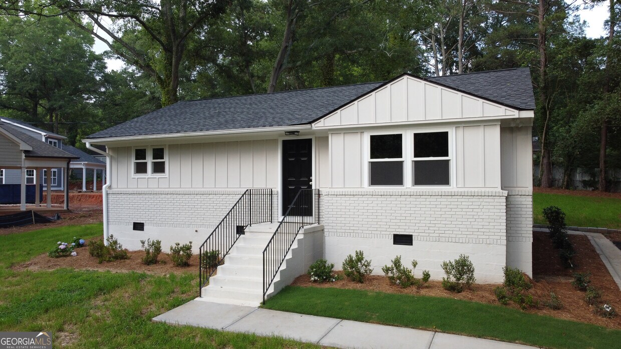 Primary Photo - 165 Habersham Dr
