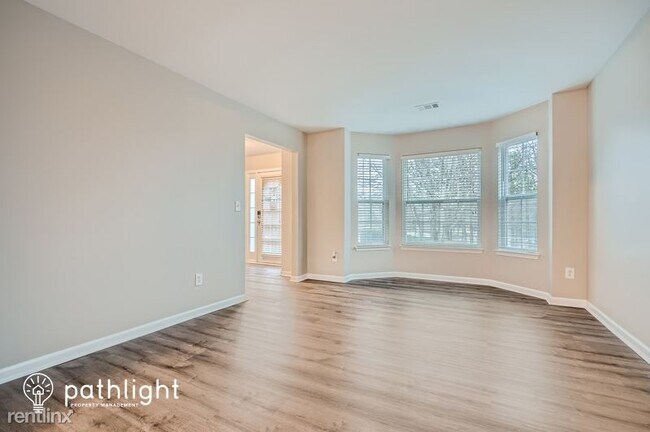 Foto del edificio - 4 br, 2 bath House - 4445 Ferncrest Place ...