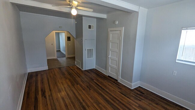 Foto del edificio - 400 E 9th St