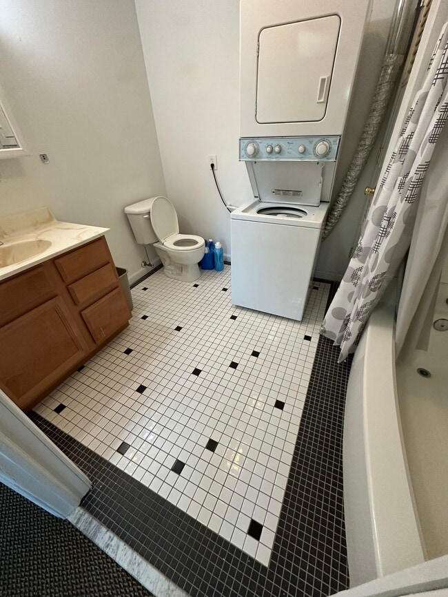 Building Photo - 405 Park Ave