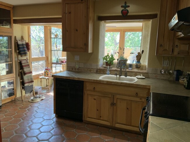 Building Photo - 1 Montana Ct