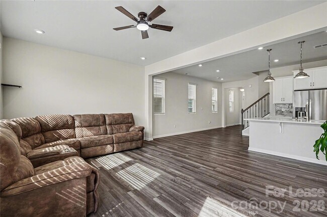 Foto del edificio - 8109 Overmeadow Ln