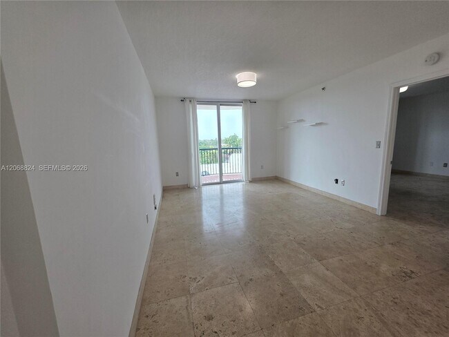Foto del edificio - 8888 Collins Ave