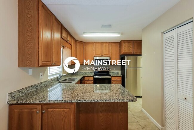 Foto del edificio - 3 Bedroom Pet-Friendly Home in Lakeland, FL with Main Street Renewal