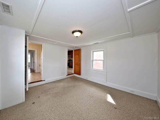 Foto del edificio - 84 Nelson Ave